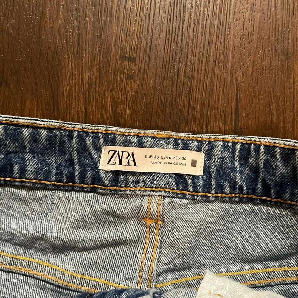 NWT Zara Mom Fit High Rise Jeans - Picture 4 of 6